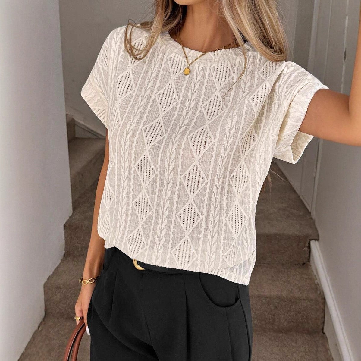 Afslappet Jacquard T-shirt med rund hals og korte ærmer
