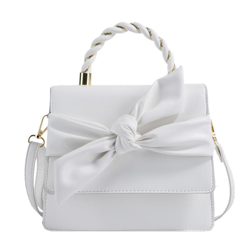 Fransk Skuldertaske / Crossbody Taske med Sommerfugleklips