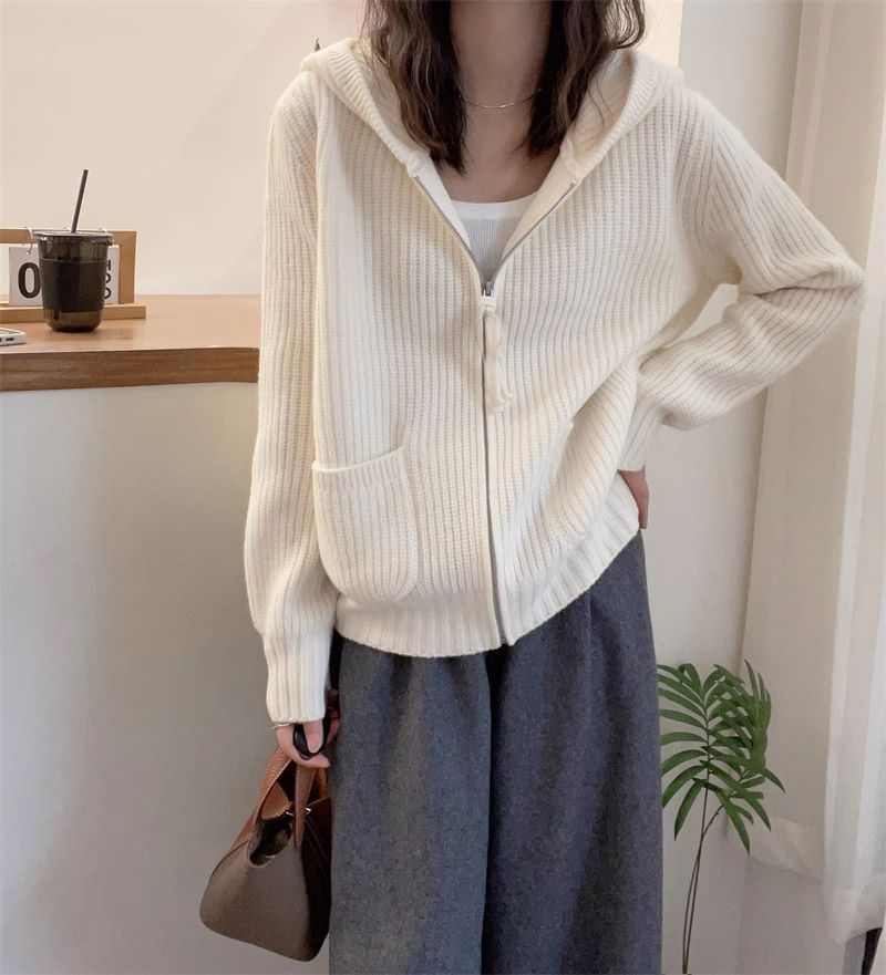 Women's Loose Thickened Knitted Cardigan With Zipper And Hood In Wool