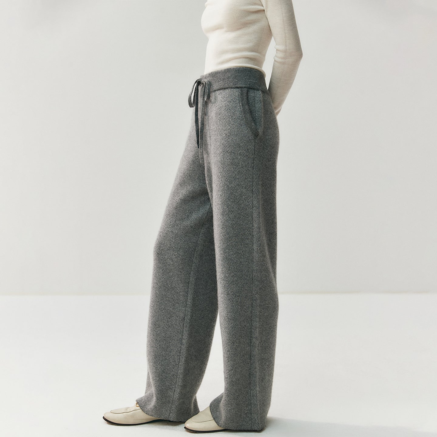 Elegant Zippered Cashmere Cardigan Knit Set