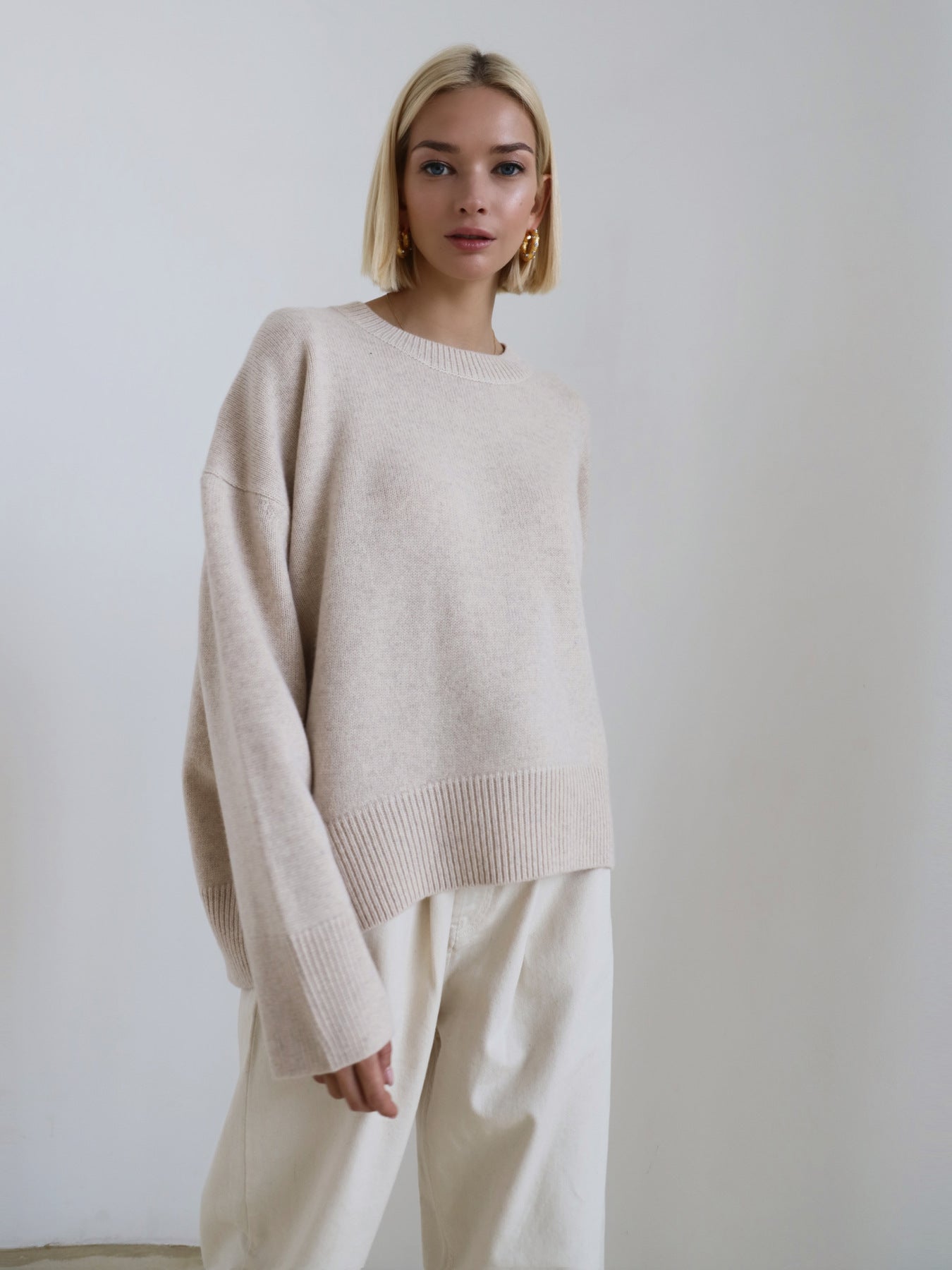Loose And Versatile Knitted Pullover Sweater As A Base Layer