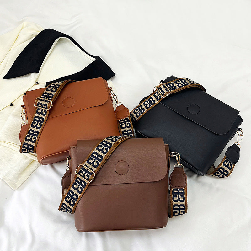 Retro Fashion PU Messenger Temperament Western Style Shoulder Bag