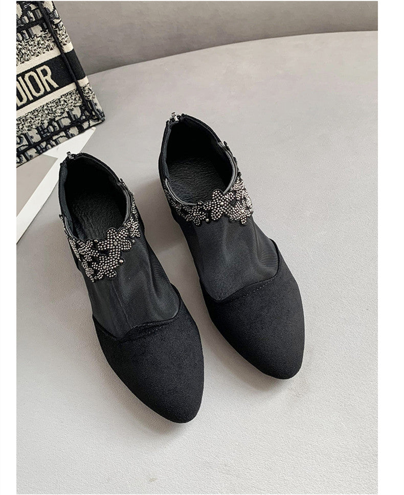 Komfortable sandaler med lav hæl, udhulet design og åndbarhed