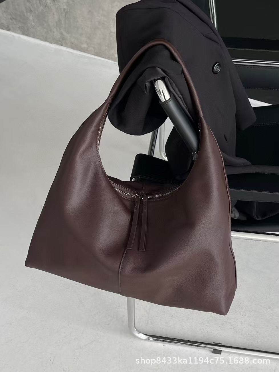 High-grade Large Capacity Crescent Shoulder Underarm Bag