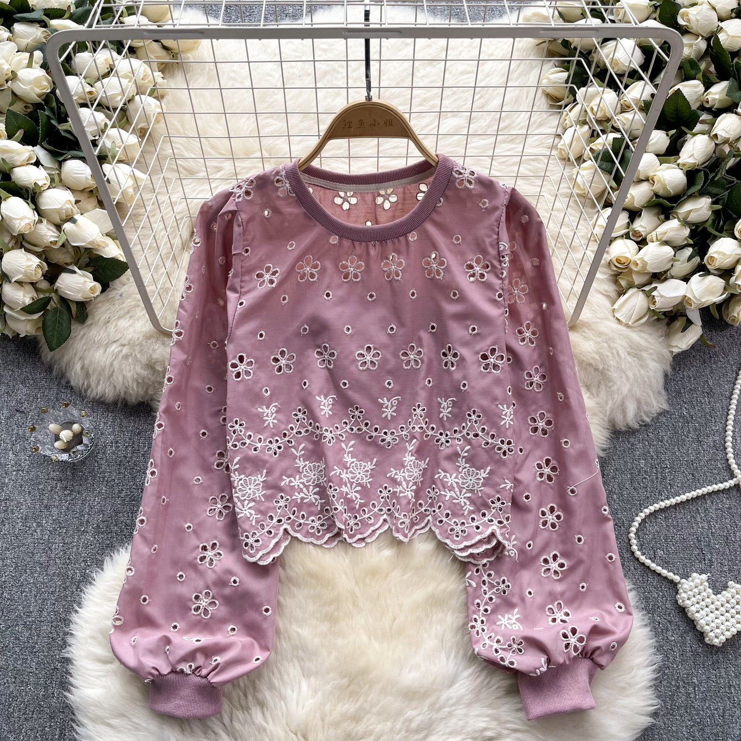 Hollow-out Slim-fit Short Age-reducing Puff Sleeve Top
