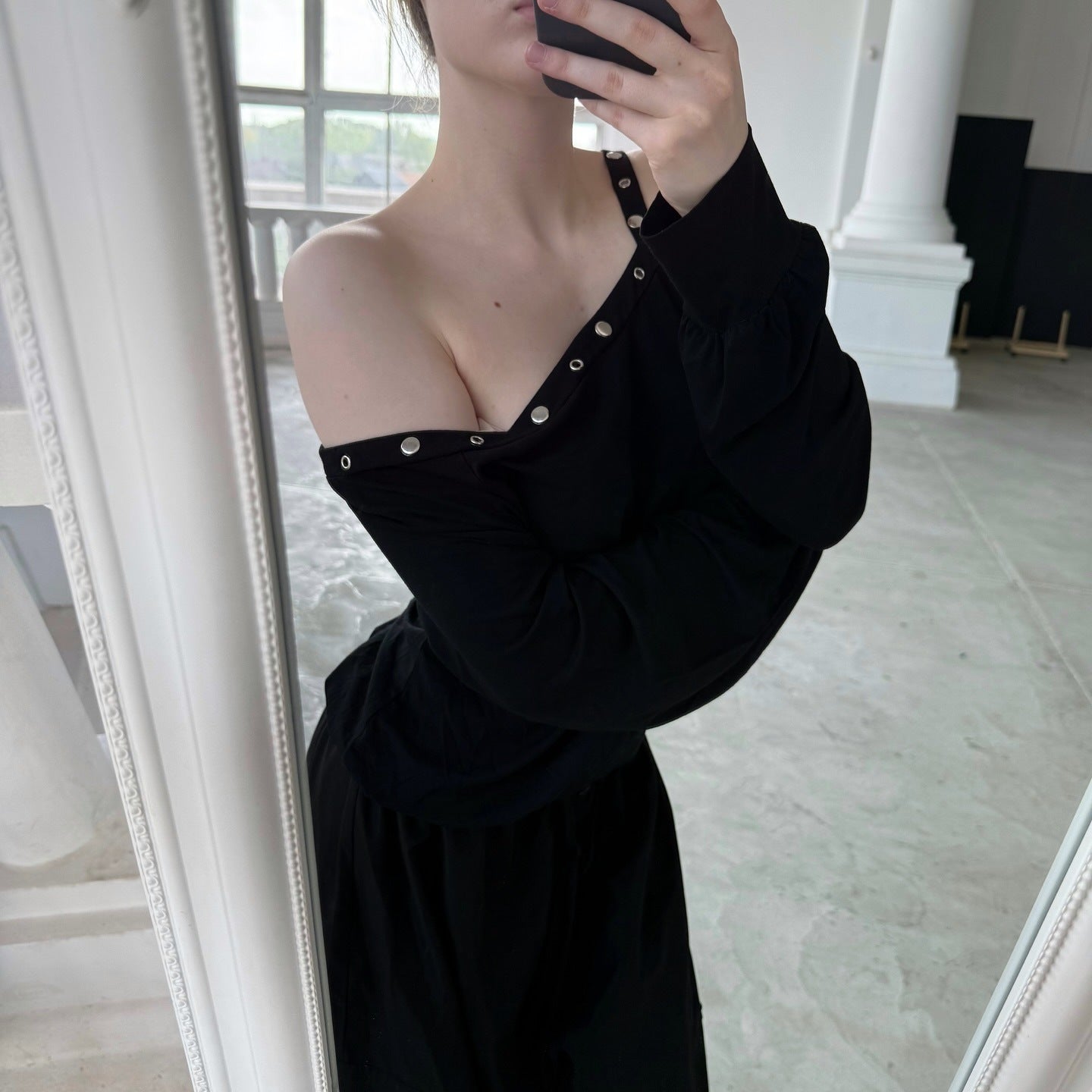 Personality Rivets Temperament Slant Shoulder Women Slim Fit Versatile Slimming Top