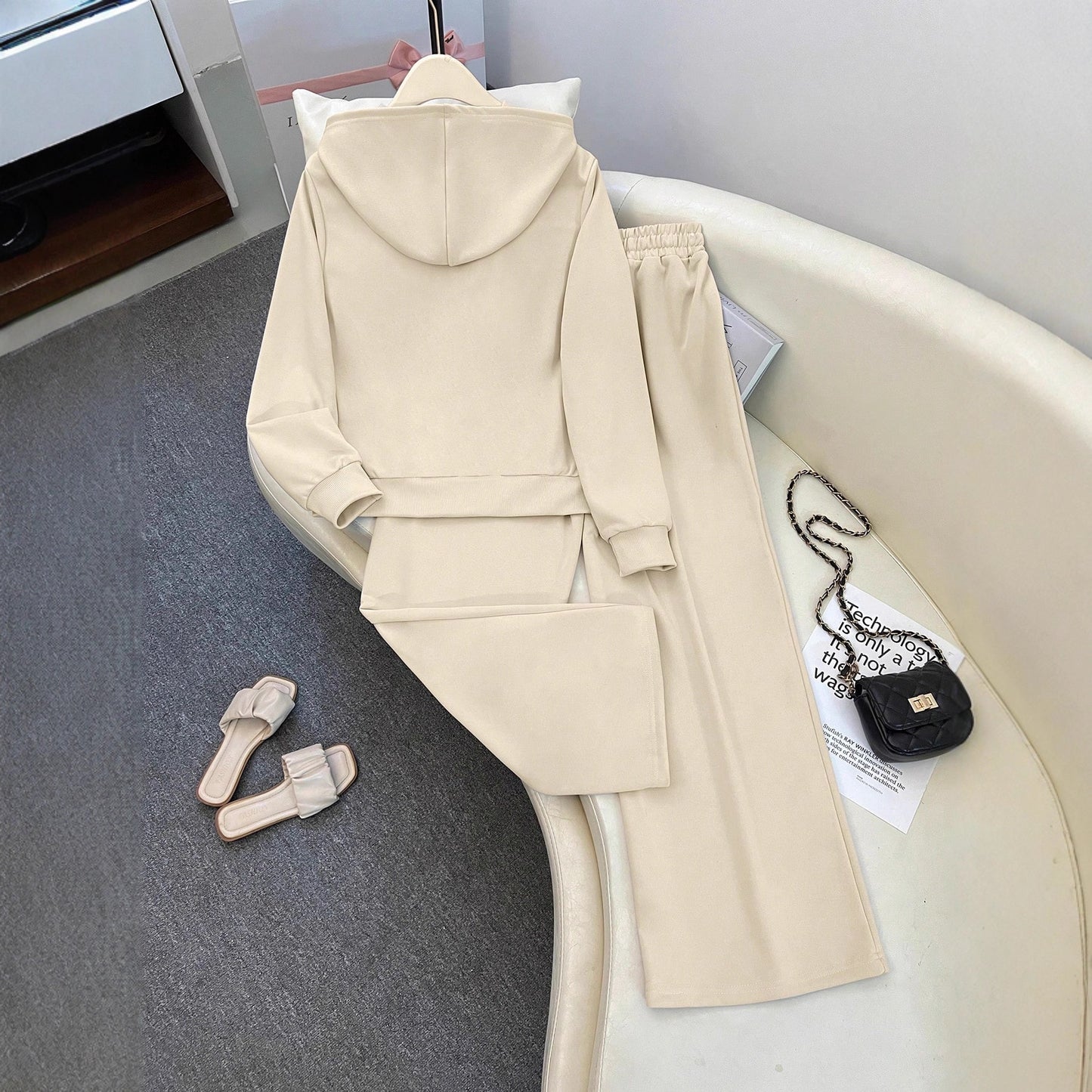 High-end Casual Womens Sportswear Set For Fall And Winter