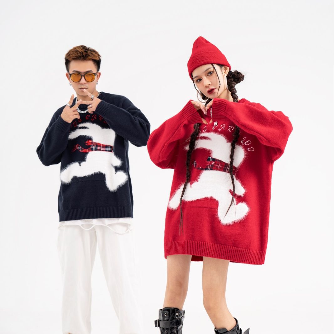 Men's And Women's Round Neck Knitted Sweater