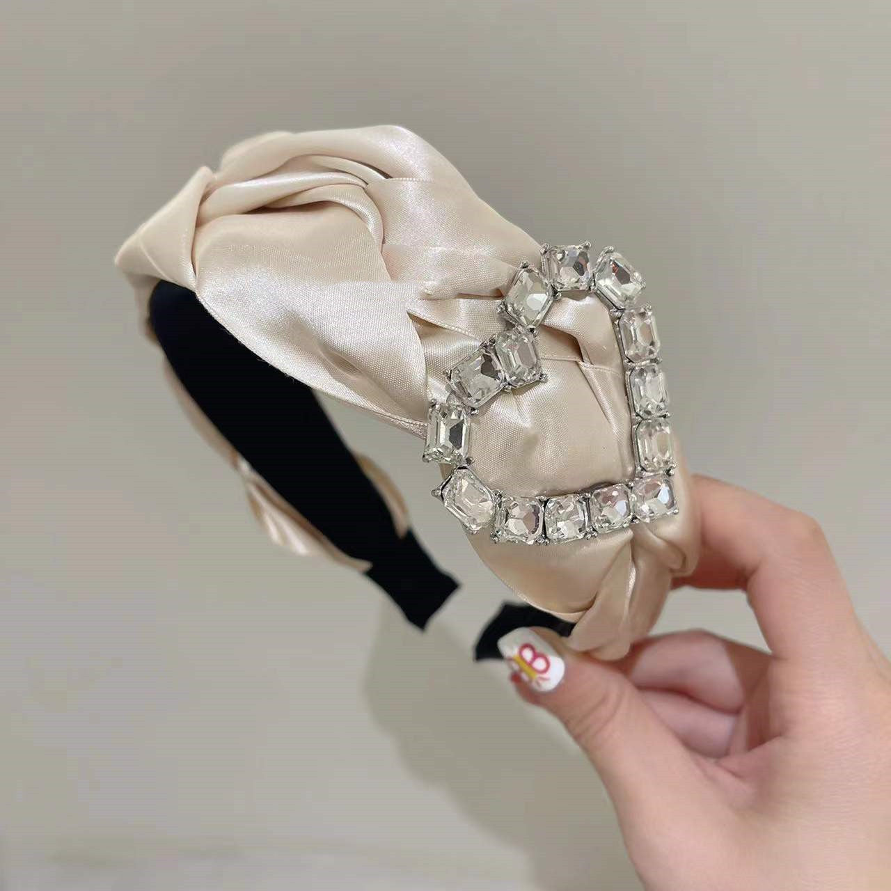 New Retro Temperament Diamond Love Headband Weaving