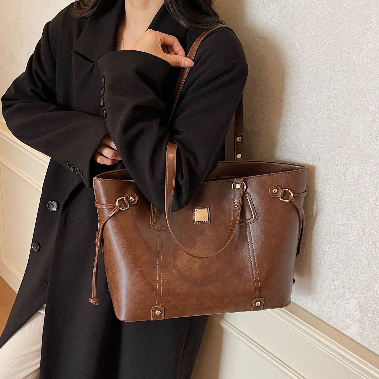 Large-capacity Womens Bag Versatile Commuter Tote
