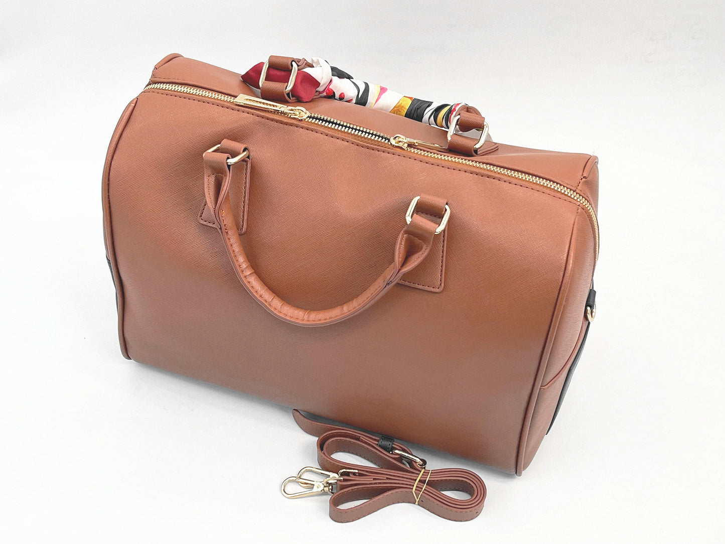 Design A Large-capacity Backpack With One Shoulder Slung Diagonally