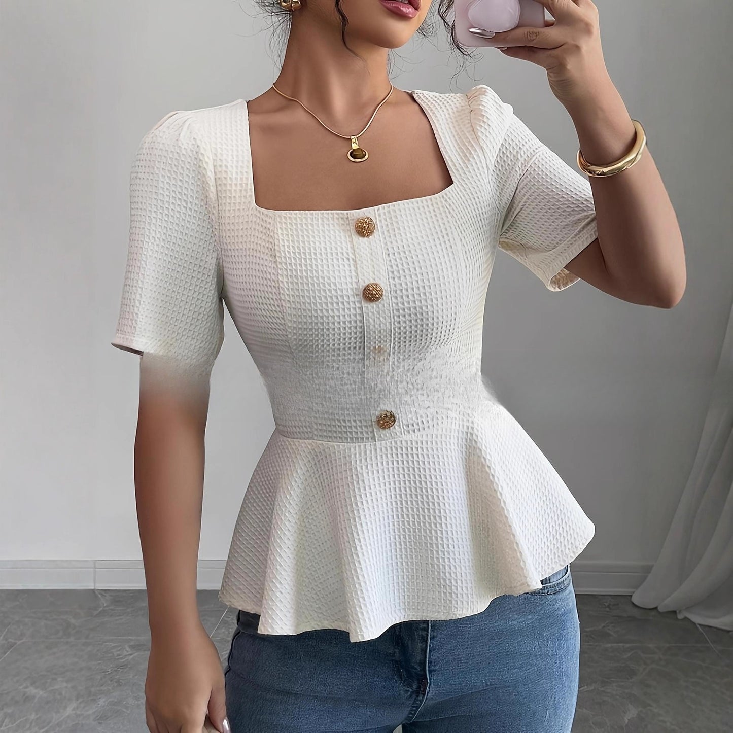 Youthful Chic Square-neck Top With Puff Sleeves Ruffled Hem And A High Waist
