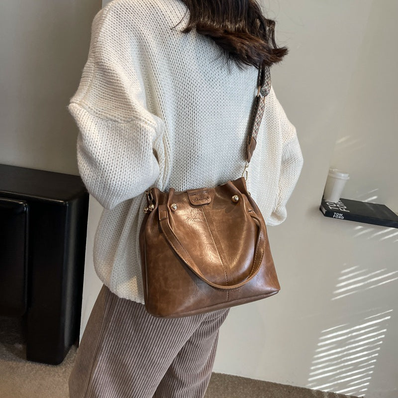 Large Capacity Fashion Portable One-shoulder Commuter Underarm Bag