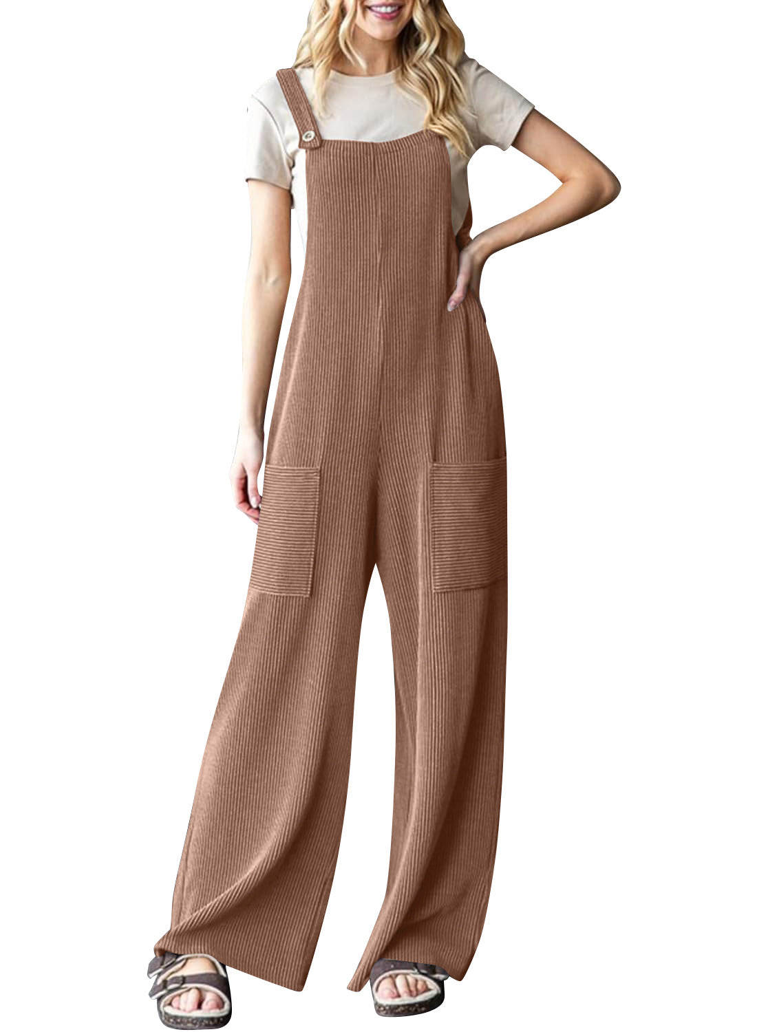 Jumpsuit til kvinder med justerbart spænde og lommer