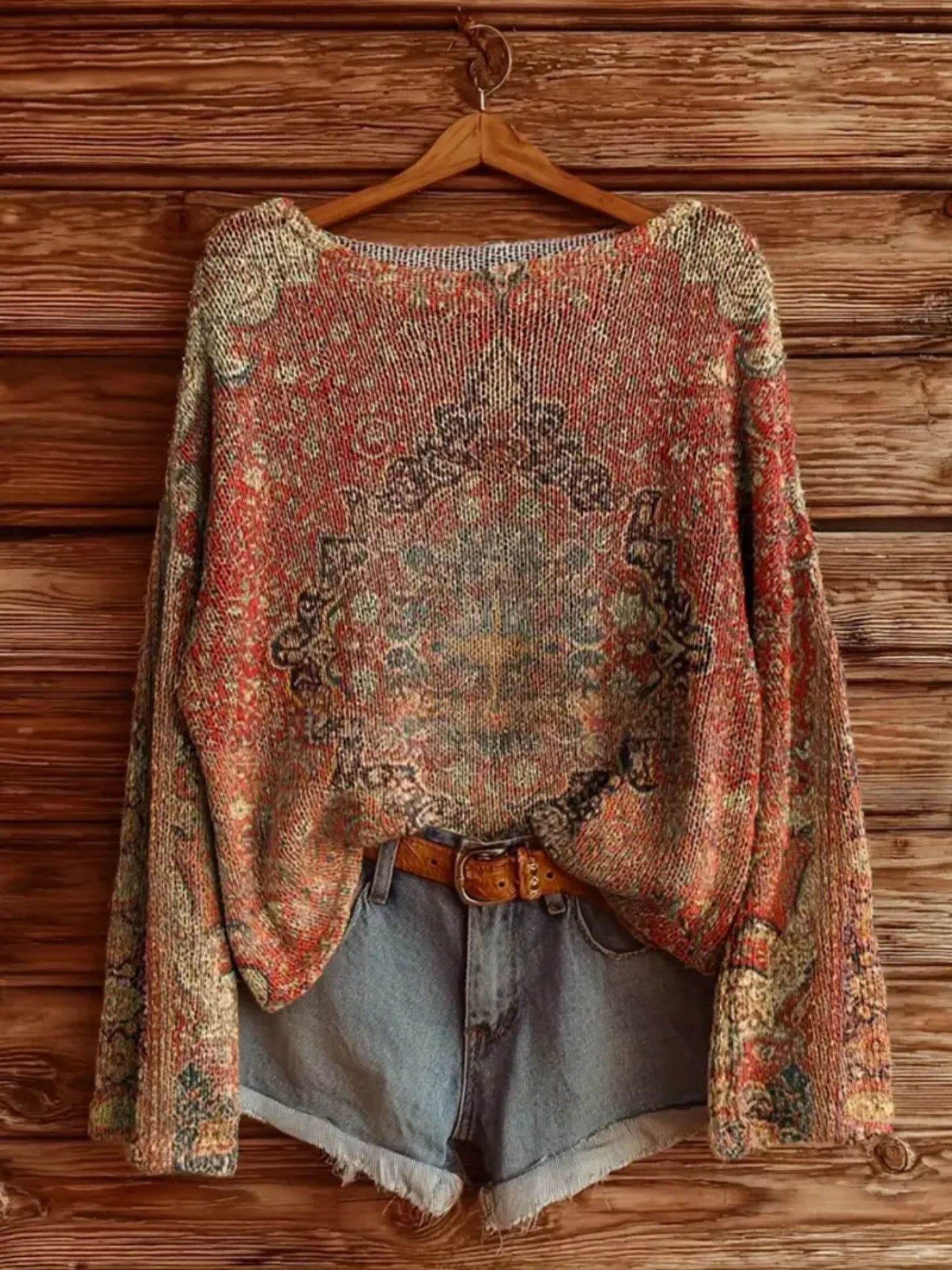 Ensfarvet top med print i polyester til kvinder