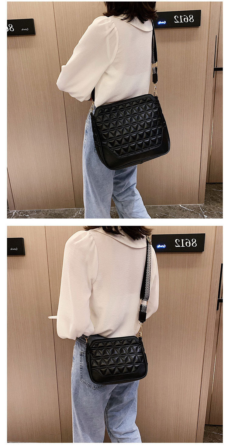 Trendy Internet Celebrity High-quality Large-capacity Rhombus Broadband Messenger Bag