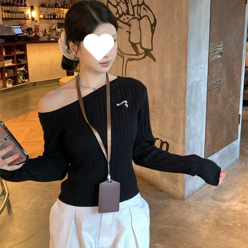 Ny koreansk stil sød-og-cool søster broderet off-shoulder langærmet striktrøje