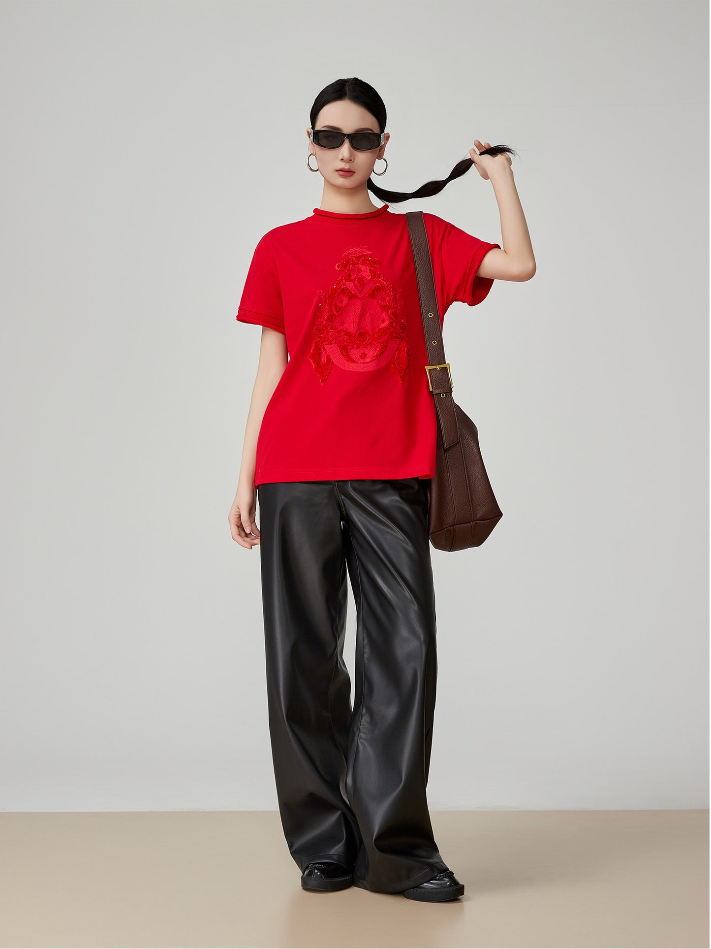 New Chinese Style Red Embroidery Curling Shoulder T-shirt For Women