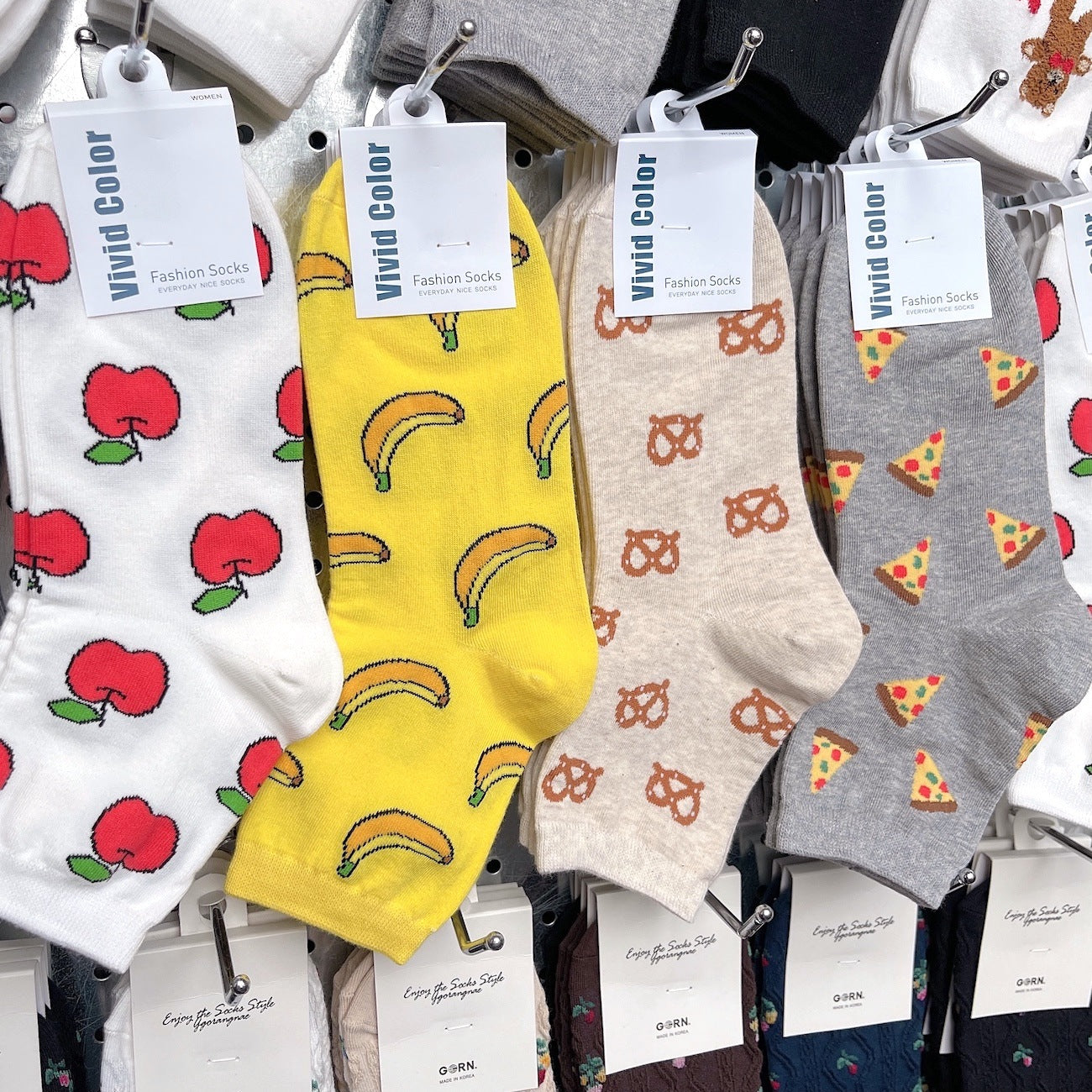 Strømper med frugtprint i klare farver fra Japan til damer