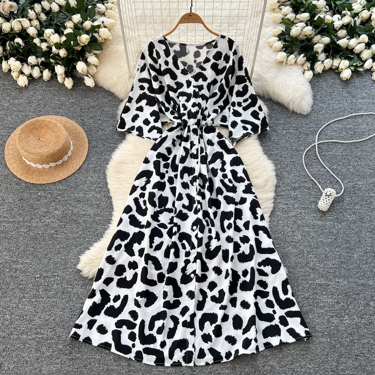 Five-quarter-sleeve Fitted-waist Single-breasted Printed Dress