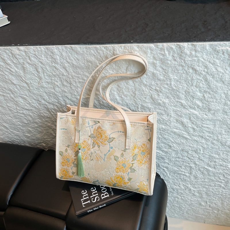 Large-capacity Tote Bag A Versatile Casual Handbag