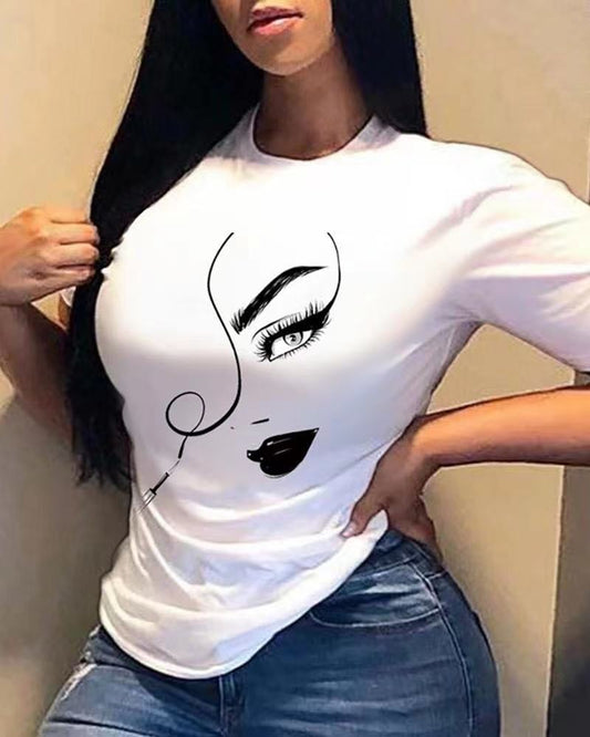 Kvinde T-shirt med print, rund hals og løs pasform