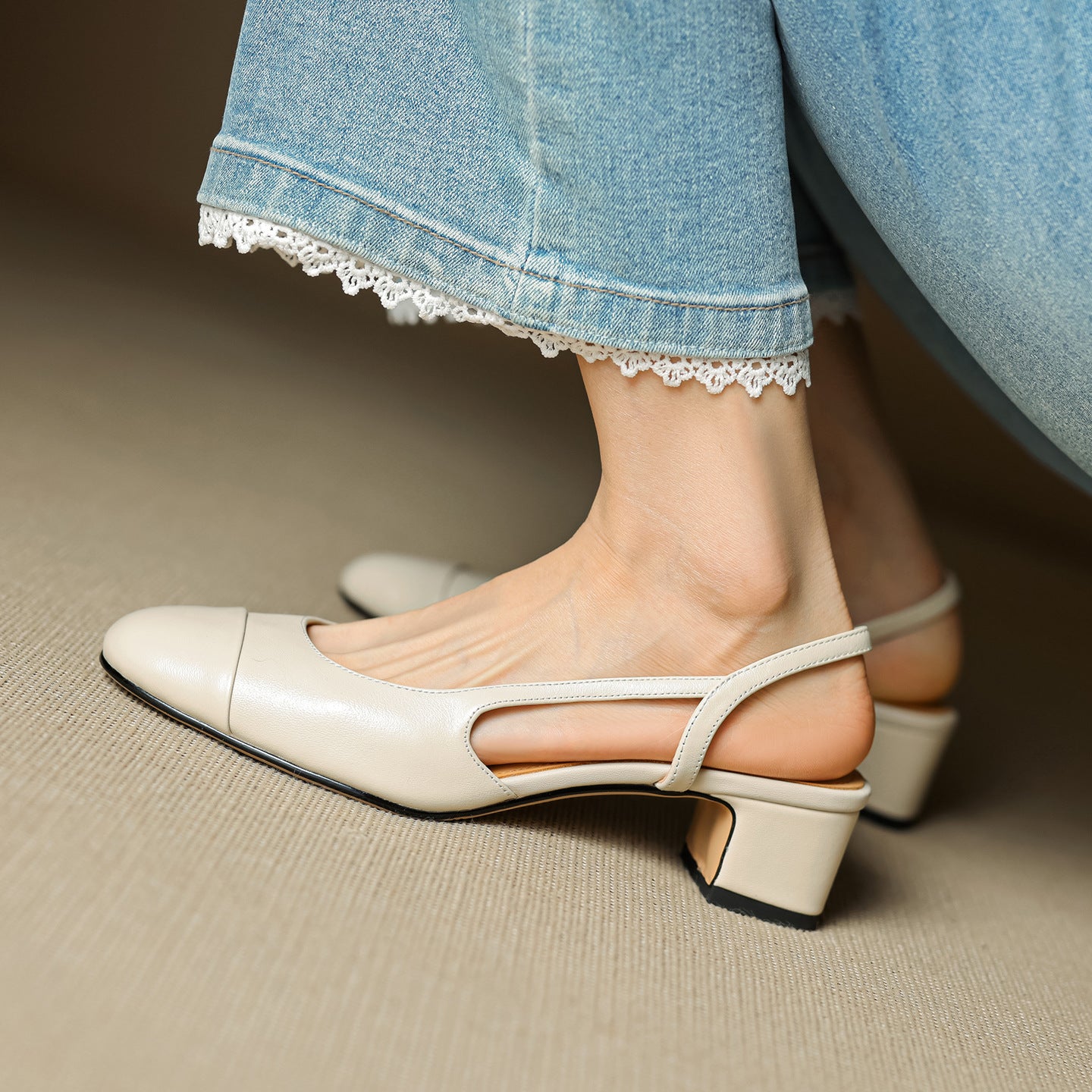 French Retro Back Empty Word With Toe Box Roman Sandals