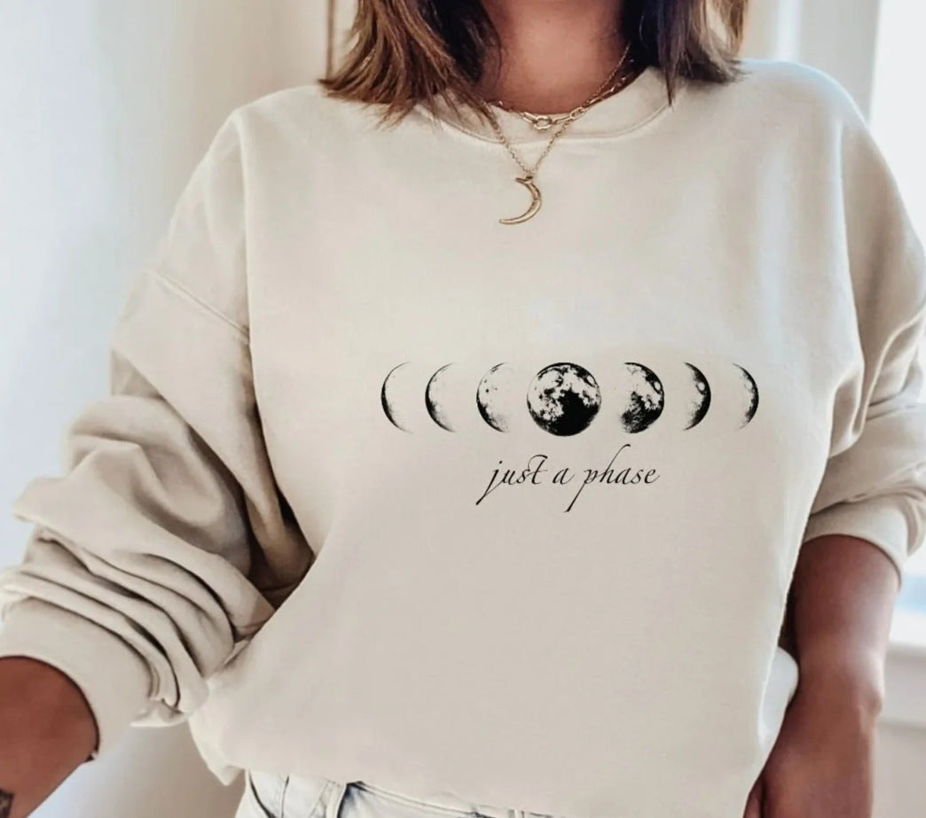 T-shirt til kvinder med print og rund hals