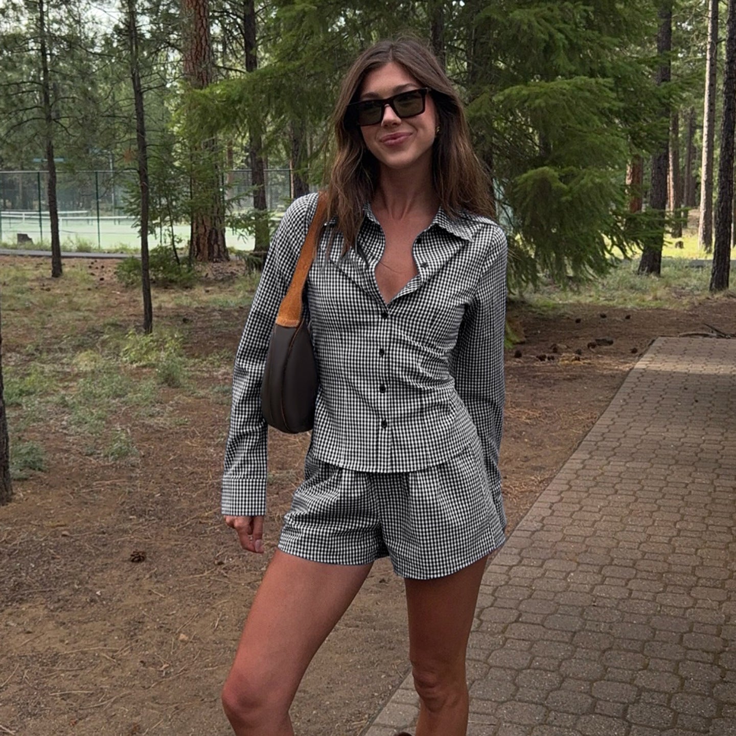 Sæt med skovmandsskjorte, cardigan og shorts med elastiktalje