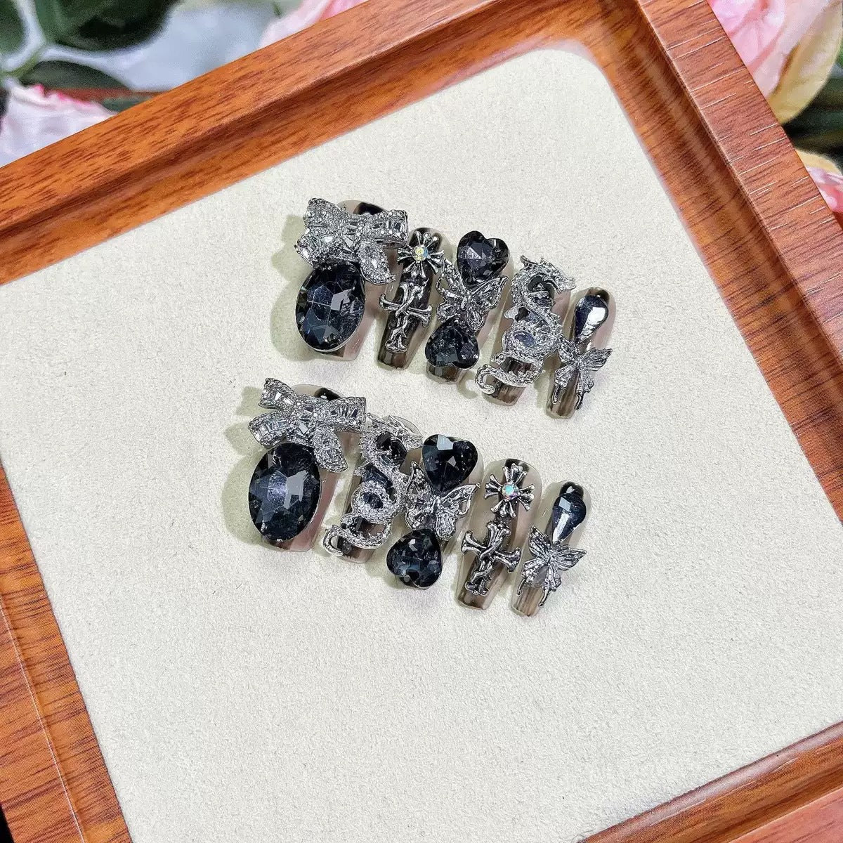 Handmade Wearable Nailsportable And Exquisitely Crafted