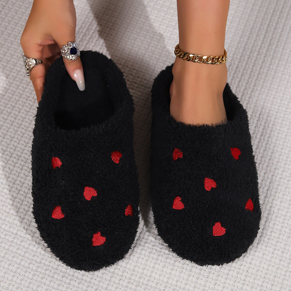 Women's Non-slip Thick-soled Heart Toe Cap Fluffy Slippers