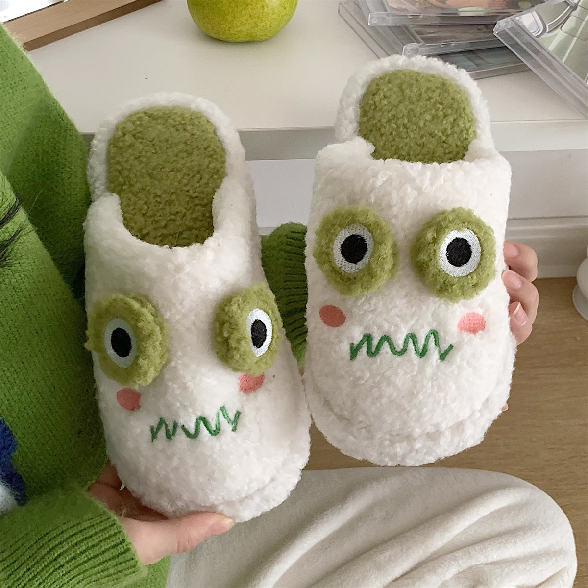 Half-pack with cotton slippers