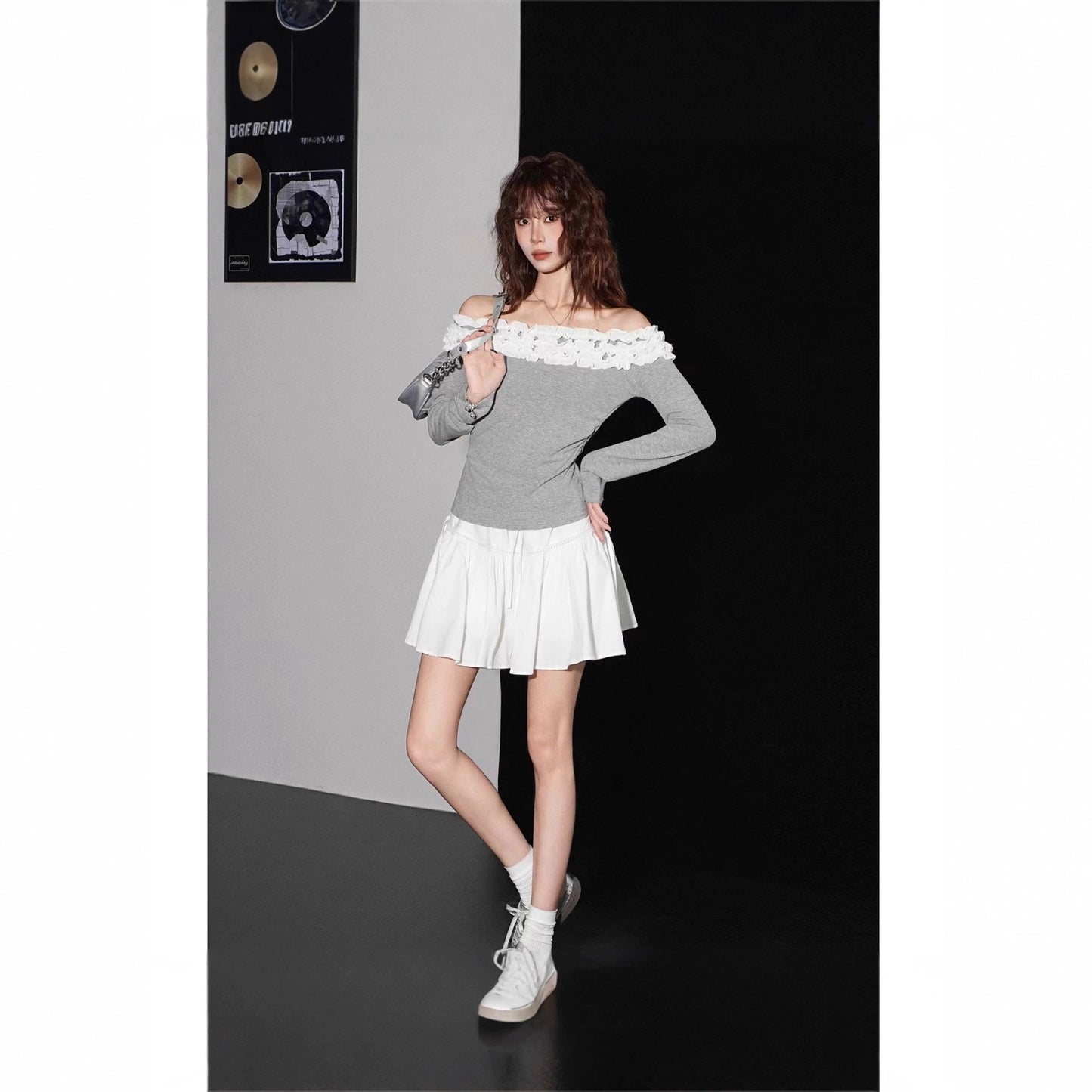 Womens Long-Sleeve T-Shirt With A Collarless Neckline And A Lace-Like Mushroom-Shape Trim