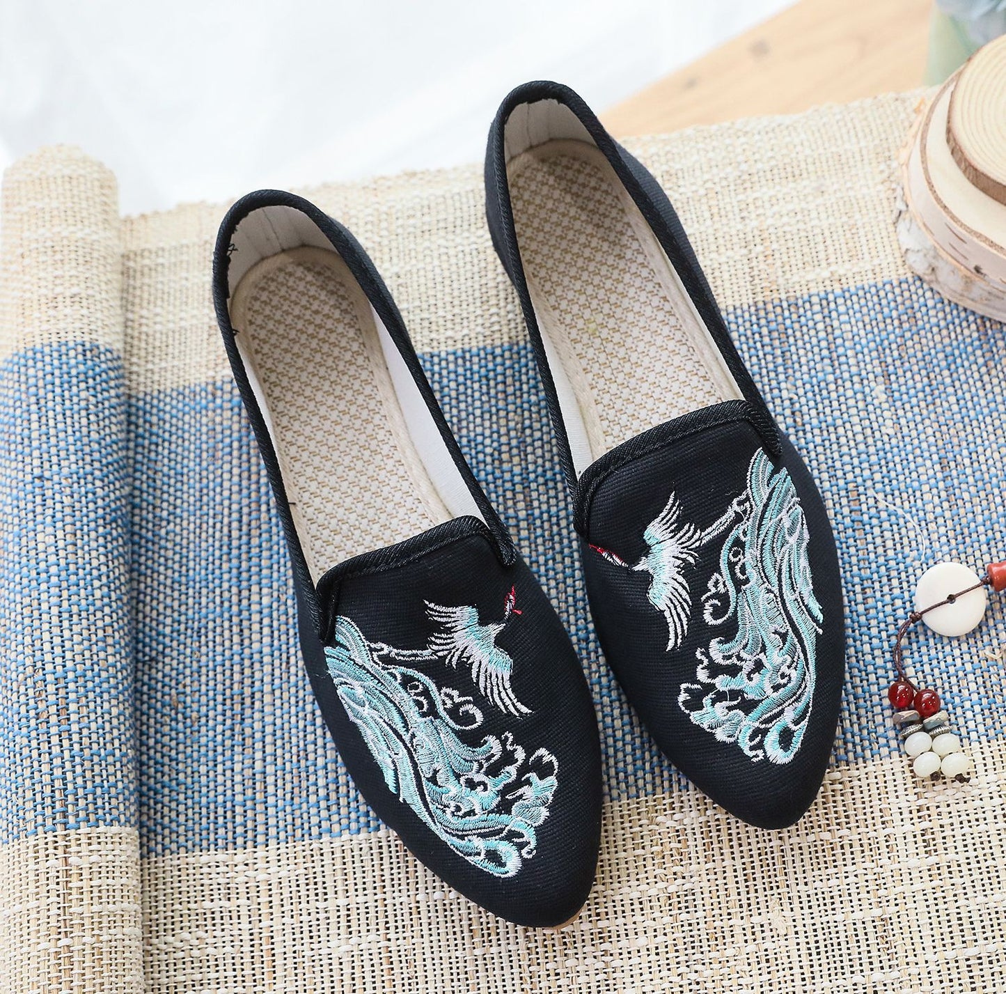 Antique Stylish Low Heel Women's Shoes Crane HAILANG Canvas Embroidered Cotton Shoes