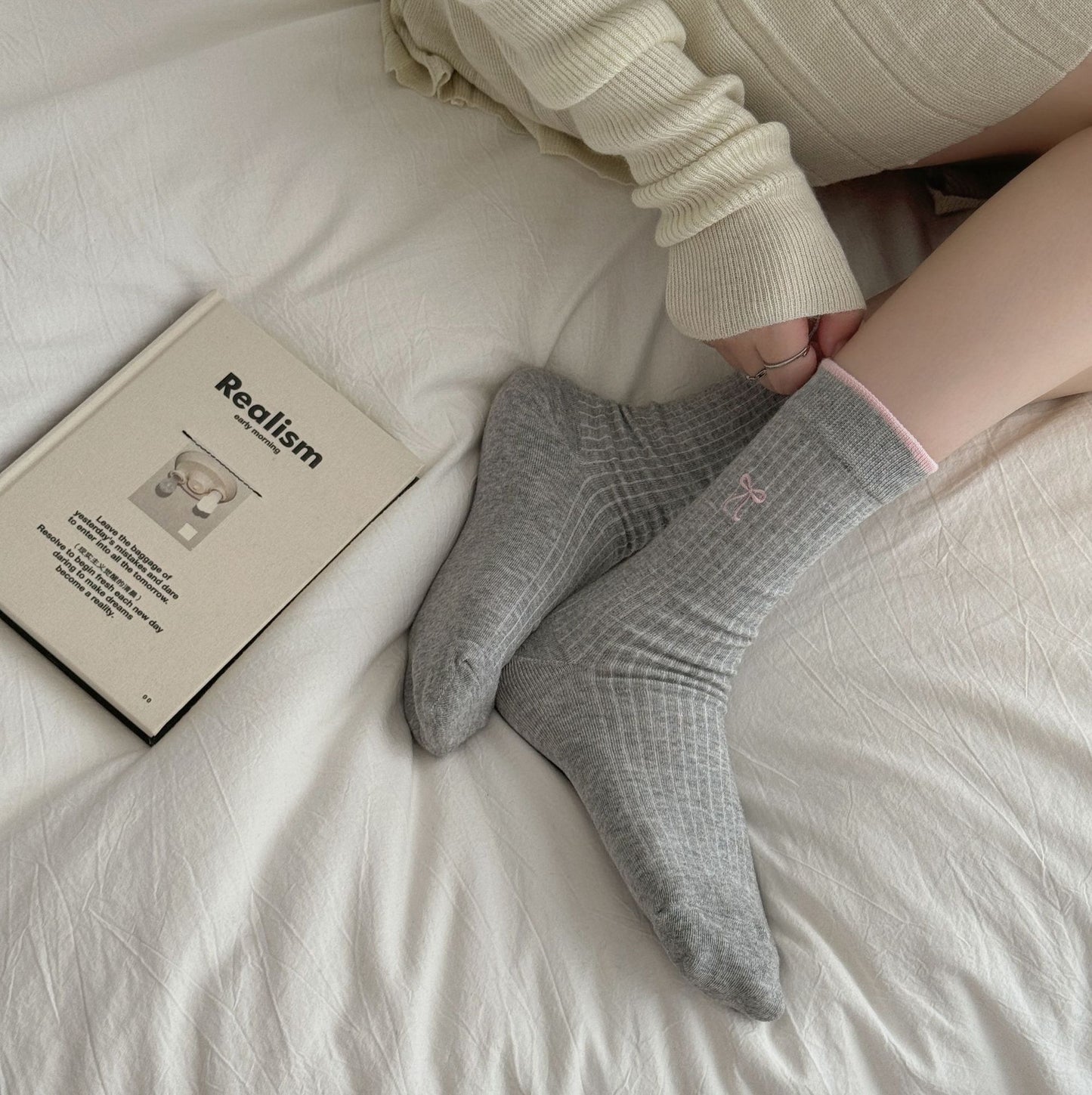 South Korea Ins Wear Blogger Color Block Embroidery Bow Bunching Socks