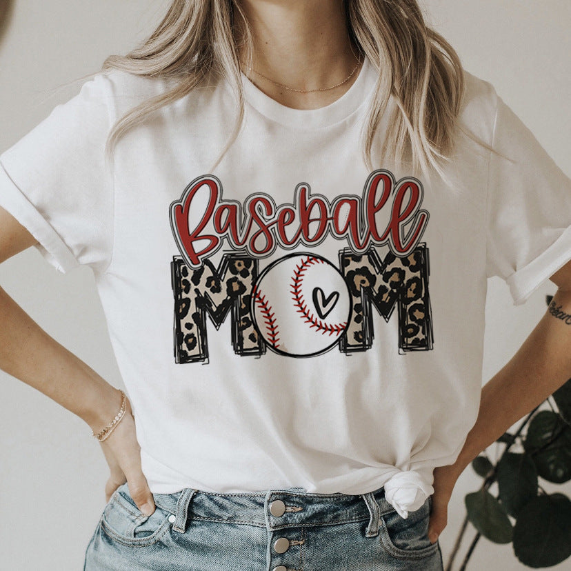 Sød og nuttet t-shirt med bogstaver og løs rund hals