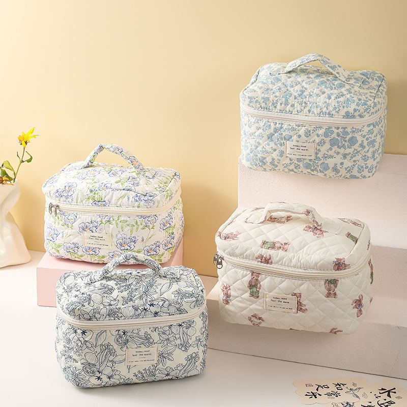 Small Floral Storage Portable Cosmetic Bag Large Capacity