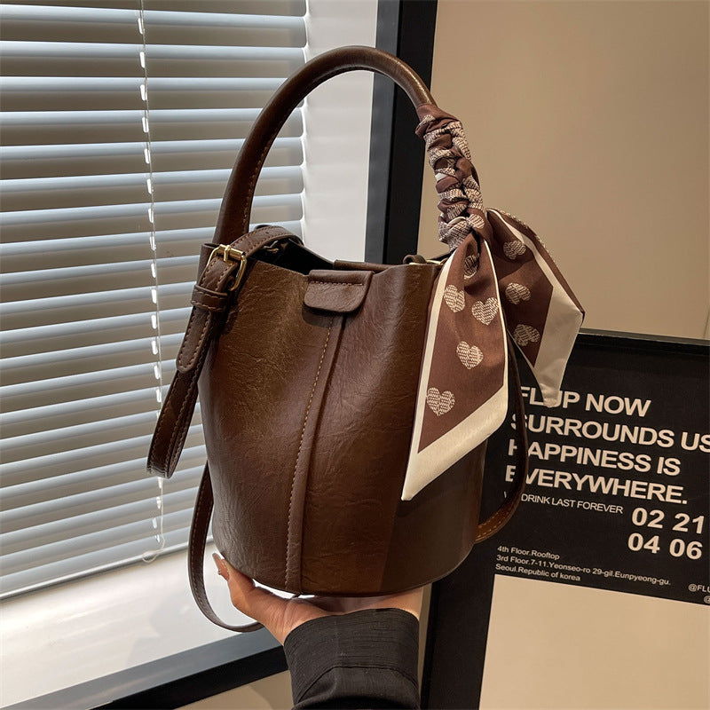 Portable Retro Fashion Shoulder Messenger Bag