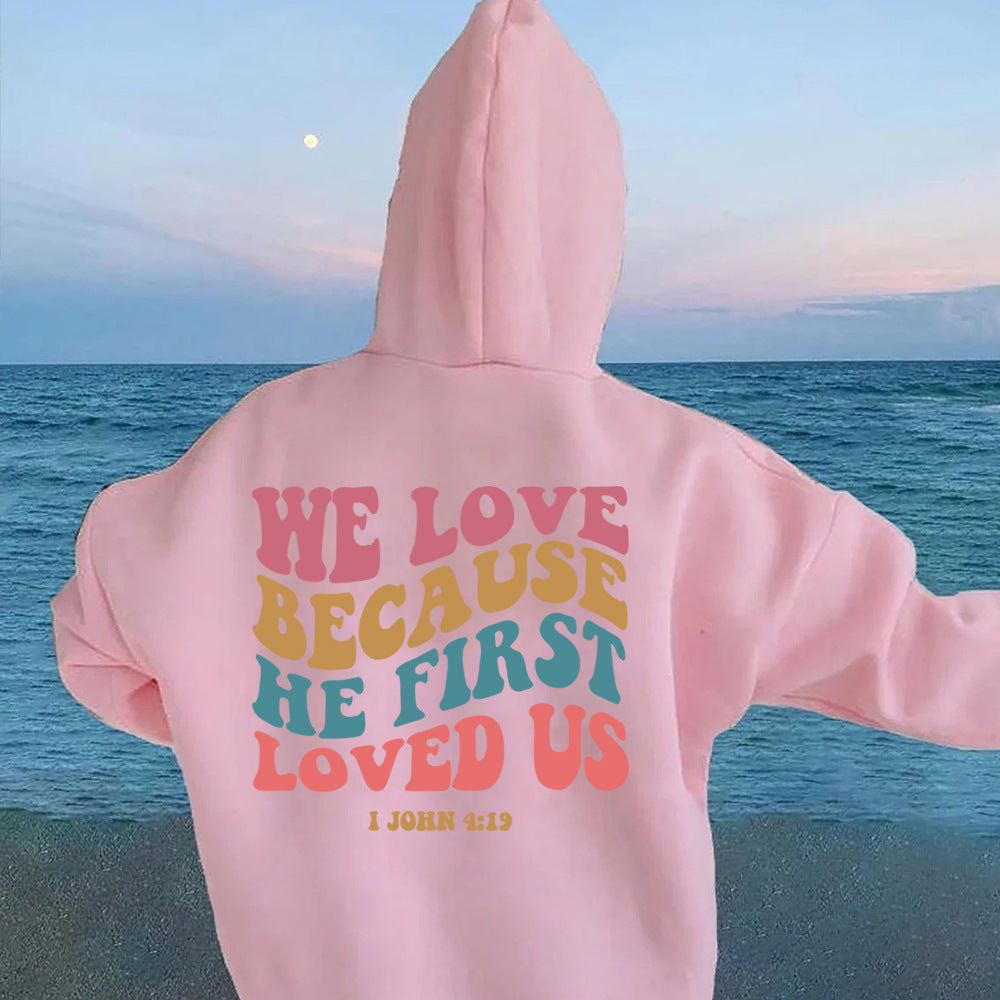 Ensfarvet sweatshirt med print til kvinder