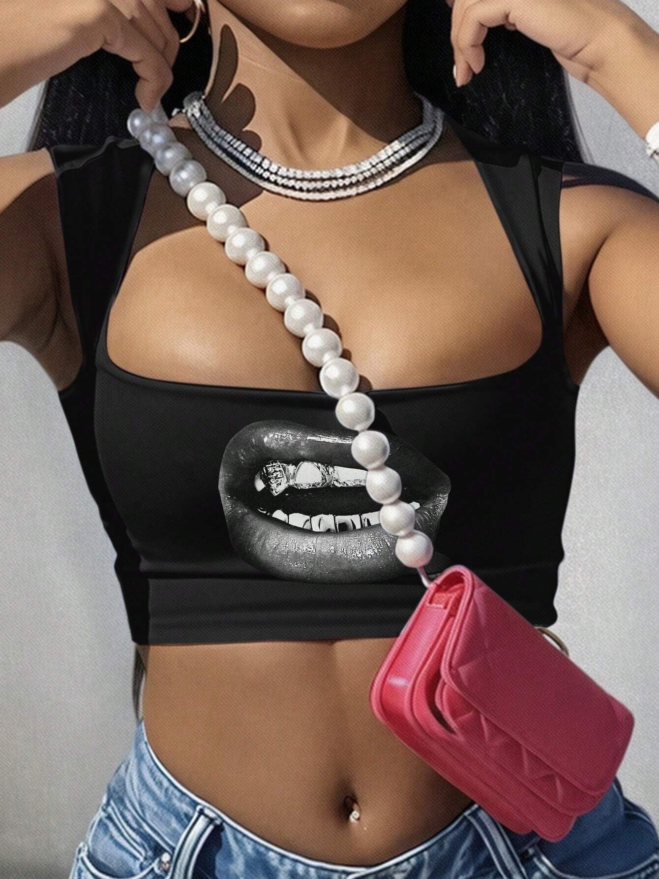 Top With A Cold-shoulder Square Neckline And A Patterned Print