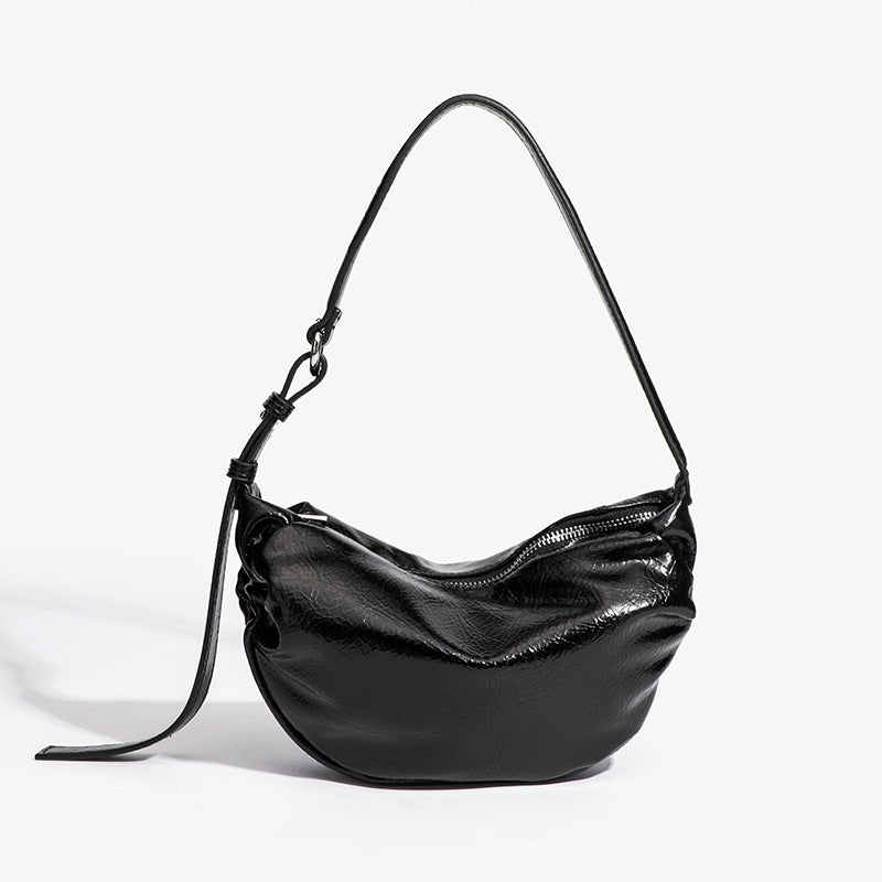 Fashionable And Trendy Black Pleated Shoulder Bag In Rock-and-roll Style