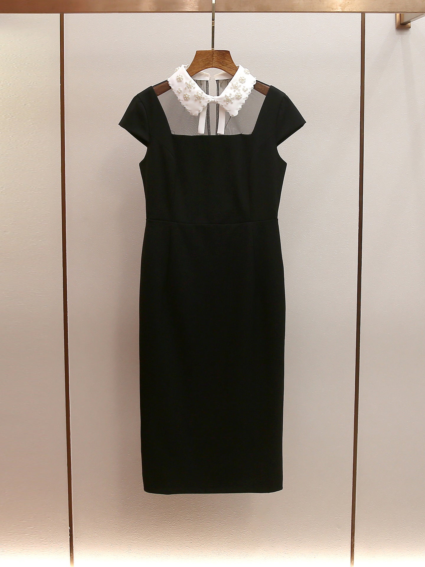 Elegant Contrasting-Color Bow-Tie Collar Beaded Backless Maxi Dress With Side Slit