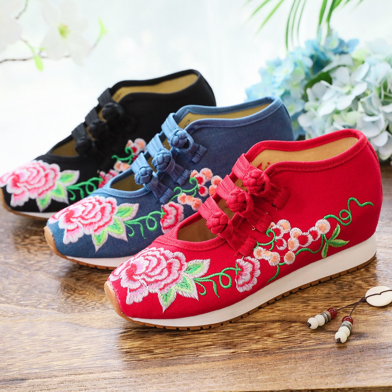 Embroidered Sports Women's Peony Embroidery Vintage Buckle Ethnic Style Embroidered Shoes
