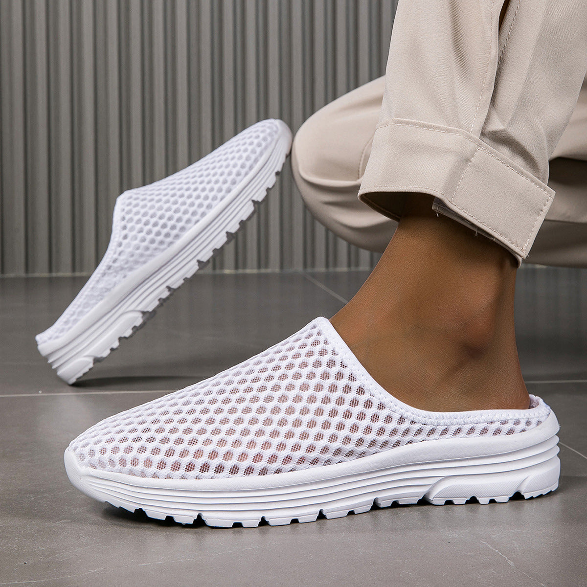 Mesh Outdoor Walking Sandals With A Head Cover