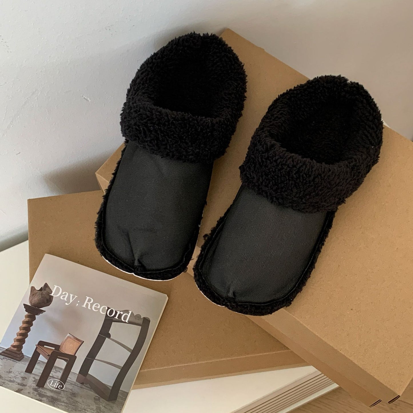 Fleece-lined Insulated Shoe Covers That Are Detachable