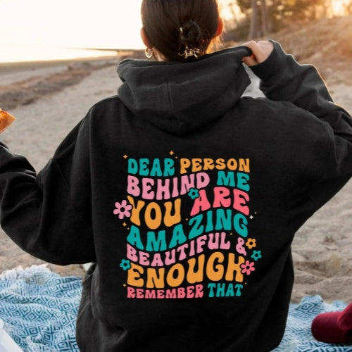 Oversized hoodie til kvinder med tekst bagpå til vinter