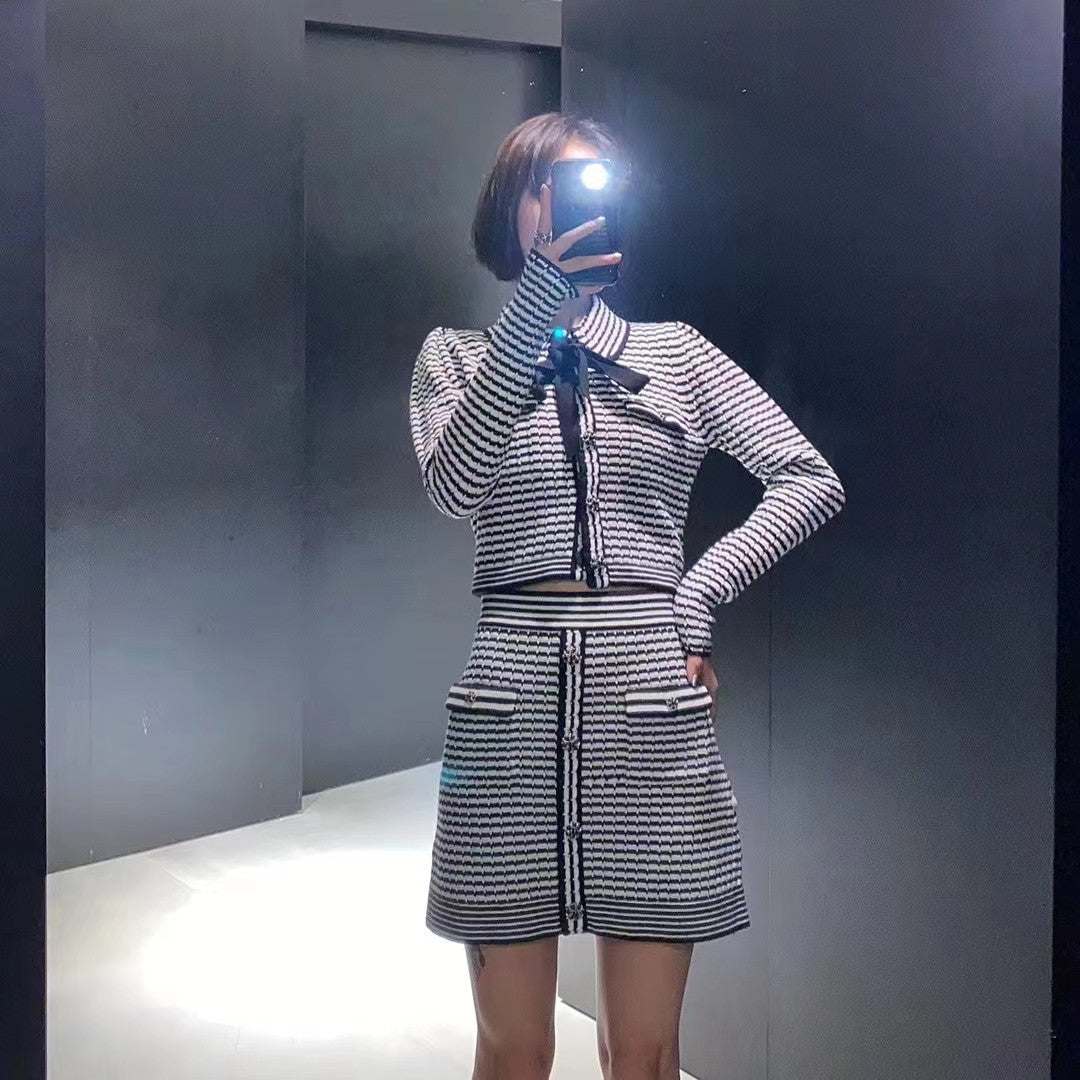 New Striped Crystal Buckle Slim Bow Knitted Skirt