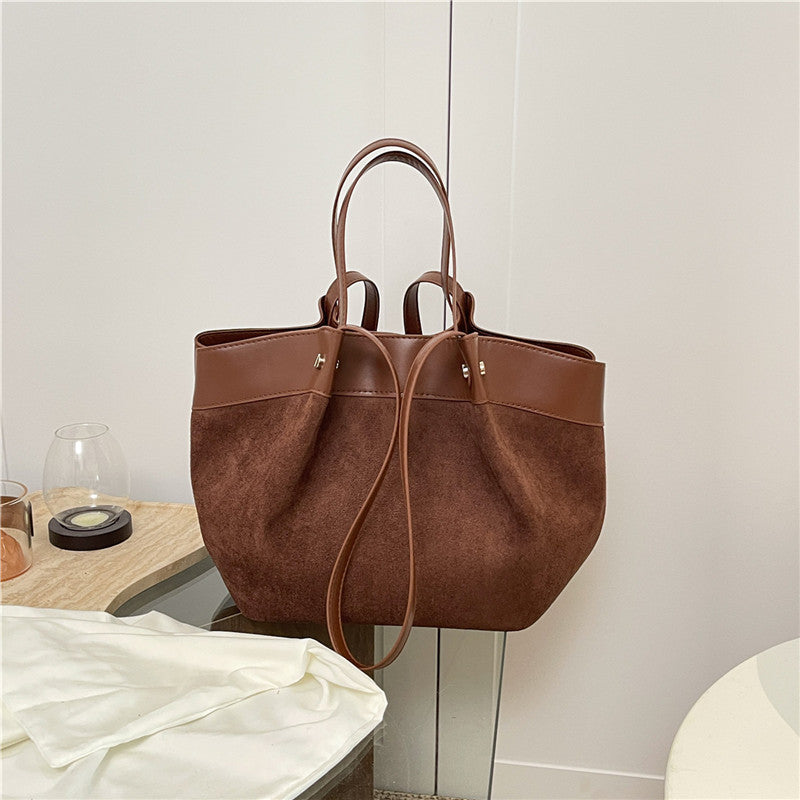 Chic, Western-style Large-capacity Commuter Shoulder Bag