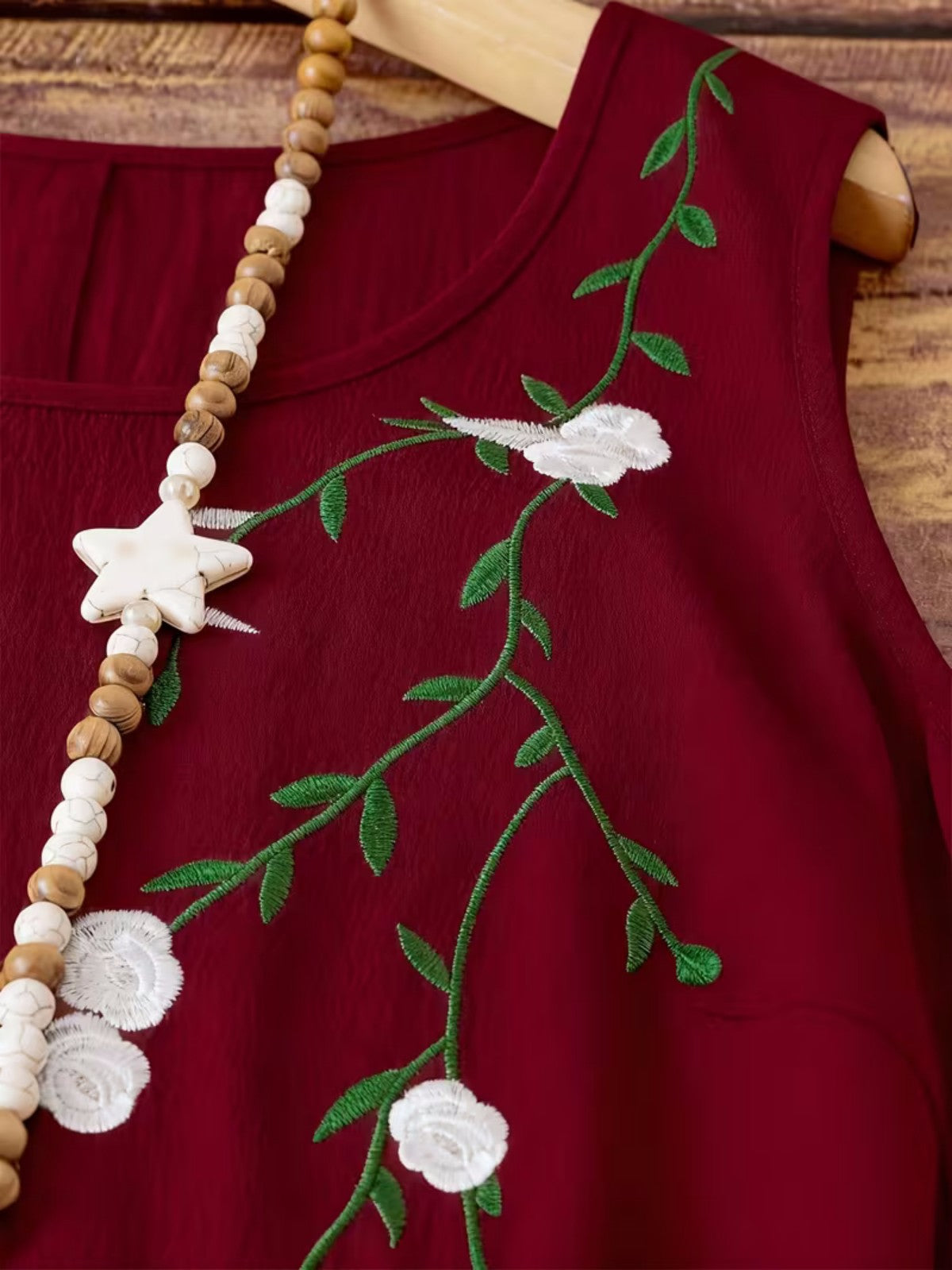 Fashion Embroidered Round Neck Sleeveless Beautiful Dress