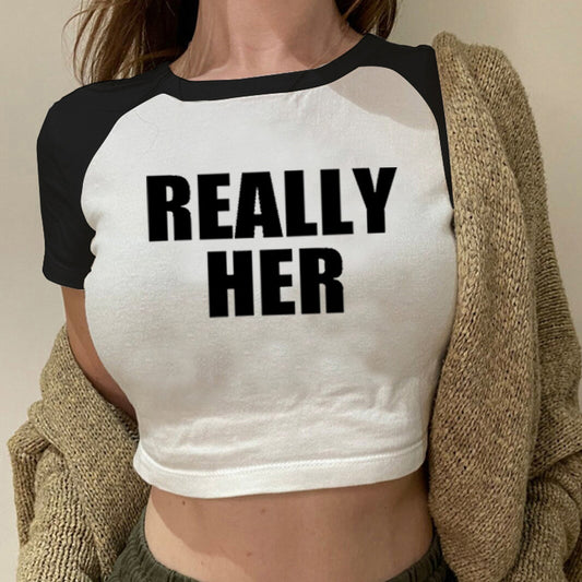 Moderne Kort Top med Bogstavmønster og Bar Navle T-shirt